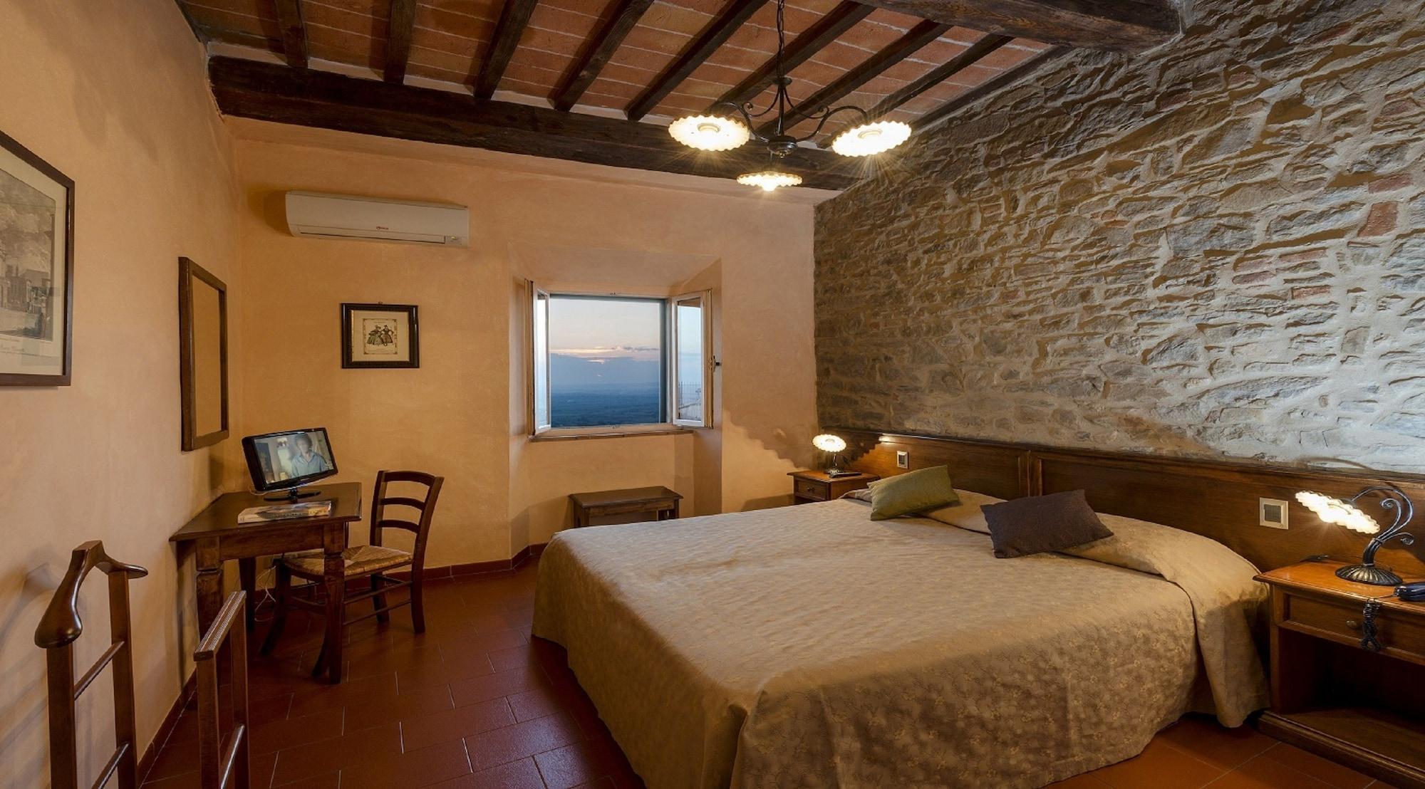 Hotel Italia Cortona Bagian luar foto