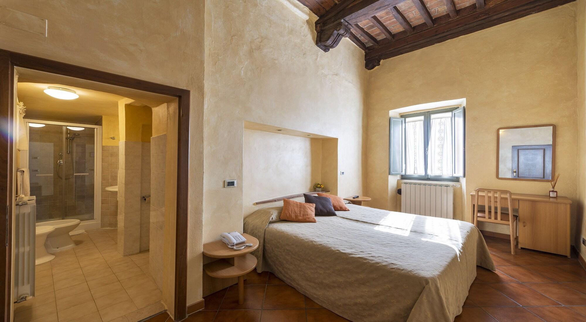 Hotel Italia Cortona Bagian luar foto