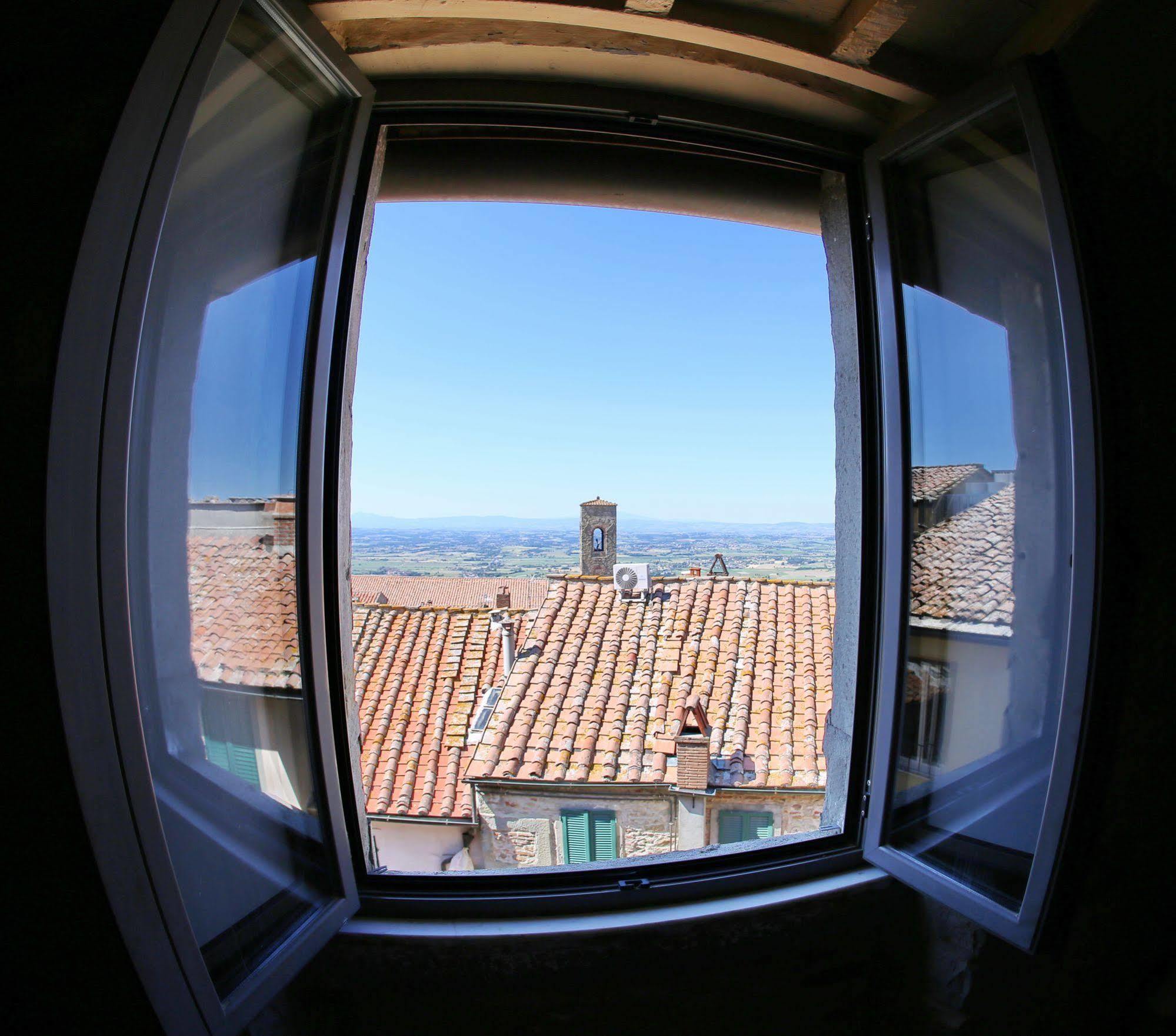 Hotel Italia Cortona Bagian luar foto
